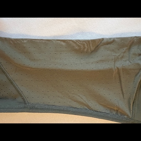Green Lululemon leggings - Picture 2 of 2